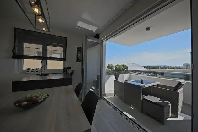 Superior Penthouse with Terrace and Jacuzzi