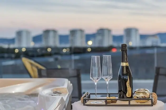 Superior Penthouse with Terrace and Jacuzzi