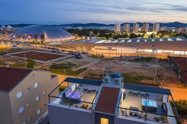 Superior Penthouse with Terrace and Jacuzzi
