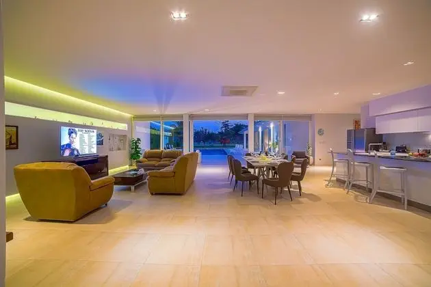 Family Villa, 4 Yatak Odası, Kişiye Özel Havuzlu