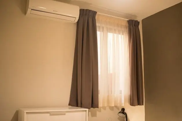 Tek Büyük Yataklı Oda, Ortak Banyo (Brown)