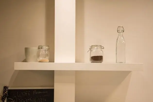 Tek Büyük Yataklı Oda, Ortak Banyo (Brown)