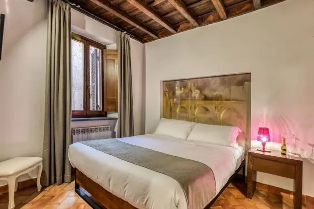 Standard Tek Büyük Yataklı Oda