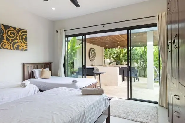 4 Bedrooms Luxury Pool Villa
