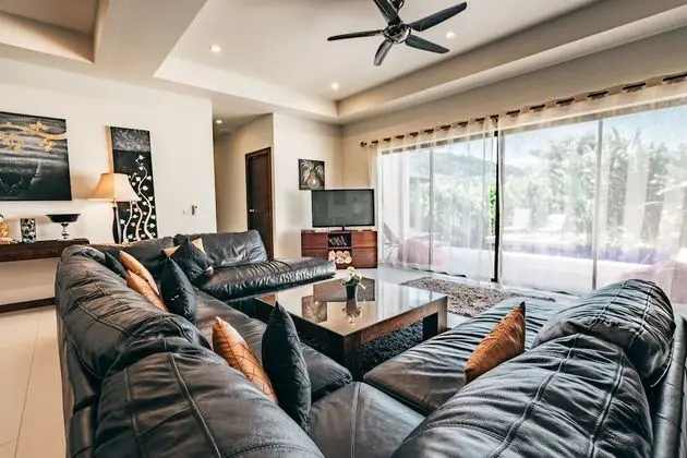4 Bedrooms Luxury Pool Villa