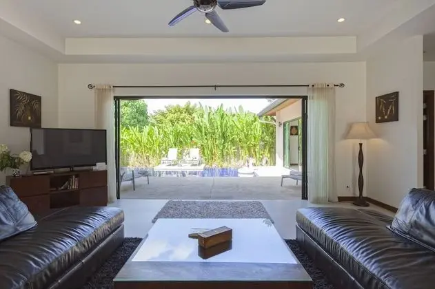 4 Bedrooms Luxury Pool Villa