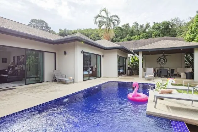 4 Bedrooms Luxury Pool Villa
