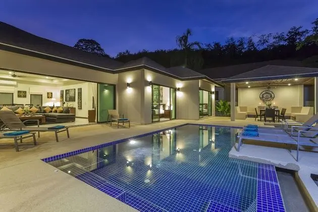 4 Bedrooms Luxury Pool Villa