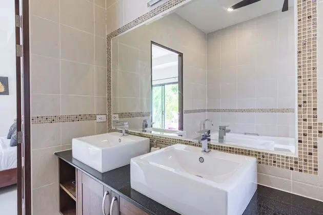 4 Bedrooms Luxury Pool Villa