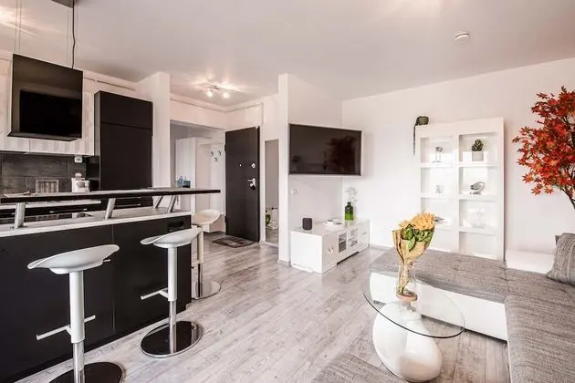 Luxury Apart Daire, 1 En Büyük (King) Boy Yatak ve Çekyat, Sigara İçilmez, Şehir Manzaralı