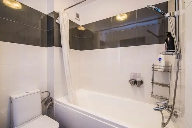 Luxury Apart Daire, 1 En Büyük (King) Boy Yatak ve Çekyat, Sigara İçilmez, Şehir Manzaralı