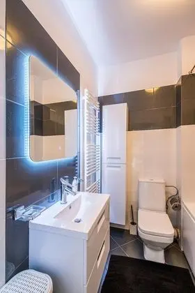 Luxury Apart Daire, 1 En Büyük (King) Boy Yatak ve Çekyat, Sigara İçilmez, Şehir Manzaralı