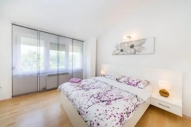 Ev (Luxury Villa with pool - H(10))