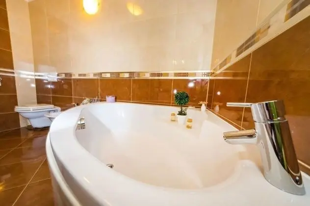 Ev (Luxury Villa with pool - H(10))