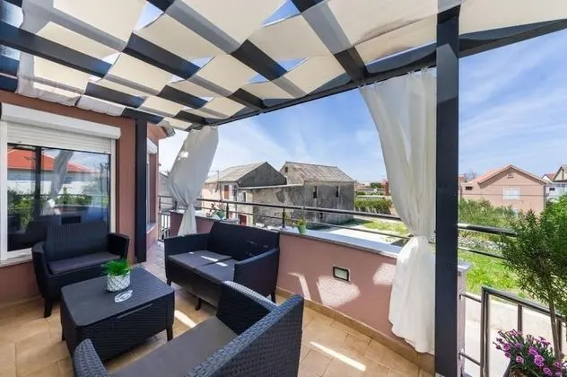 Ev (Luxury Villa with pool - H(10))