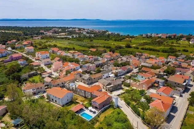 Ev (Luxury Villa with pool - H(10))