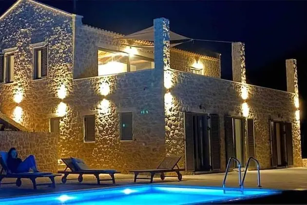 Villa, 3 Yatak Odası, Şömine