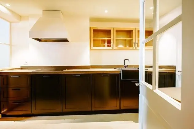Historic 3-Bedroom Apartment with private Patio