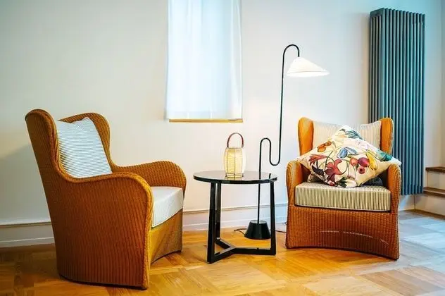Historic 3-Bedroom Apartment with private Patio
