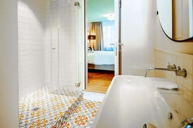 Historic 3-Bedroom Apartment with private Patio