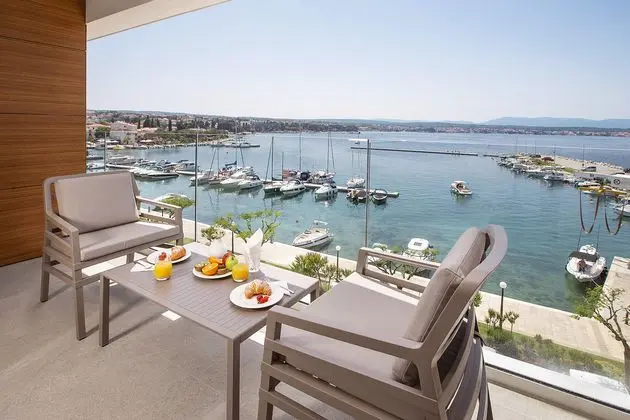 1 Çift Kişilik Veya 2 Tek Kişilik Yatak Deluxe Sea View