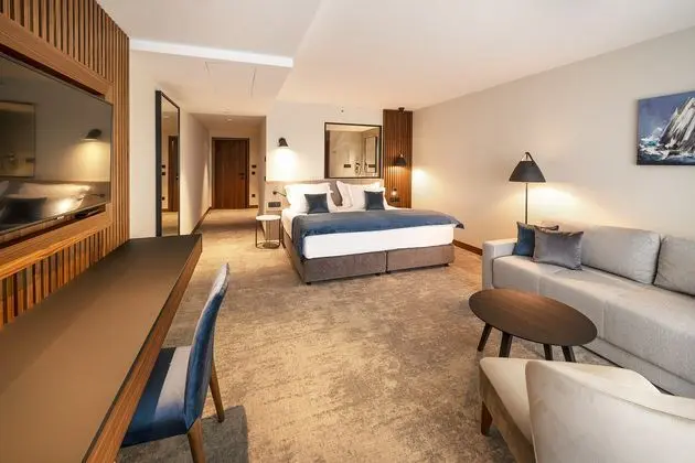 1 Çift Kişilik Veya 2 Tek Kişilik Yatak Deluxe Sea View