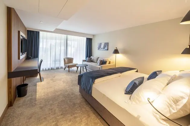 1 Çift Kişilik Veya 2 Tek Kişilik Yatak Deluxe Side Sea View