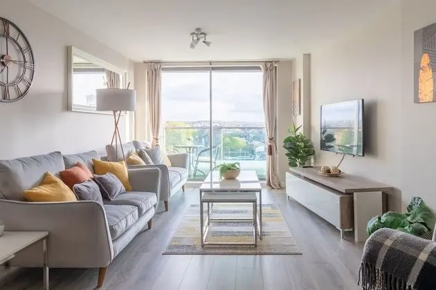 Luxury Apart Daire, Banyolu/Duşlu, Nehir Manzaralı (Clyde Side )