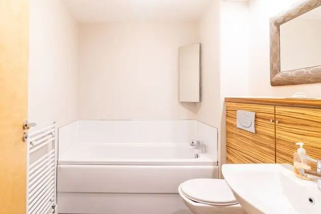 Luxury Apart Daire, Banyolu/Duşlu, Nehir Manzaralı (Clyde Side )