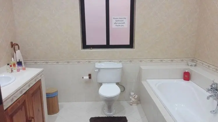 Deluxe Tek Büyük Yataklı Oda, Ortak Banyo