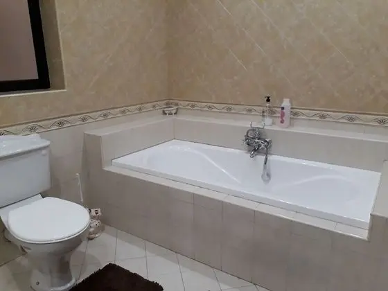 Deluxe Tek Büyük Yataklı Oda, Ortak Banyo