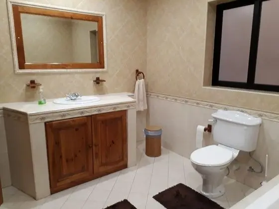 Deluxe Tek Büyük Yataklı Oda, Ortak Banyo