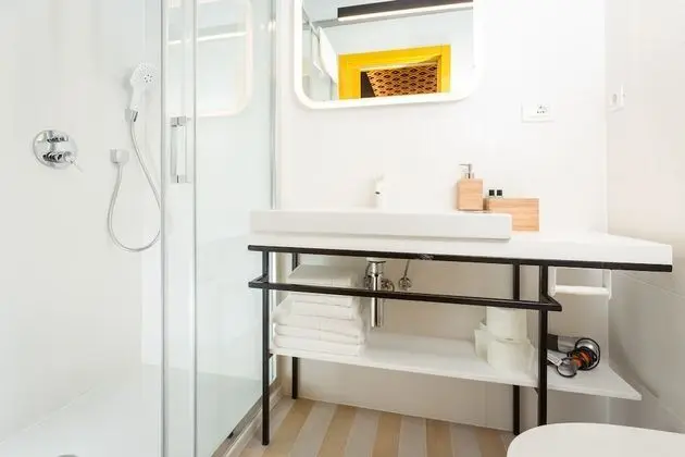 Luxury Tek Büyük Yataklı Oda (1)