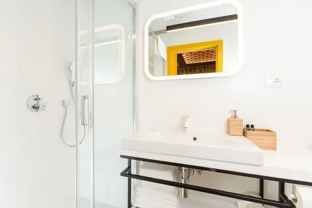 Luxury Tek Büyük Yataklı Oda (1)