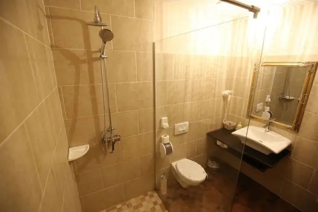 Comfort Tek Büyük Yataklı Oda