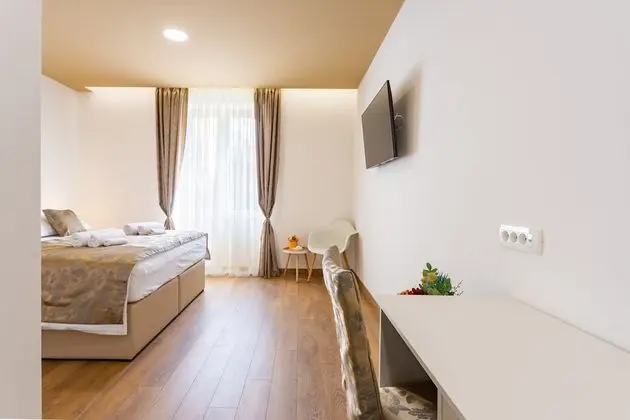 Deluxe Tek Büyük Yataklı Oda
