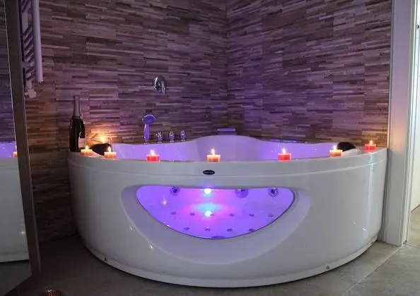 Exclusive Süit, Jakuzi