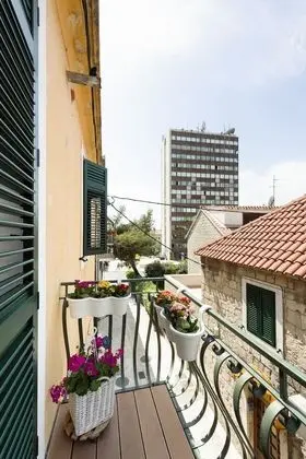 Deluxe Tek Büyük Yataklı Oda, Teras