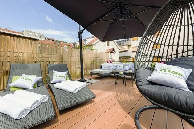 Deluxe Tek Büyük Yataklı Oda, Teras