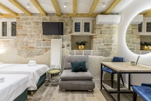 Deluxe Tek Büyük Yataklı Oda (1)