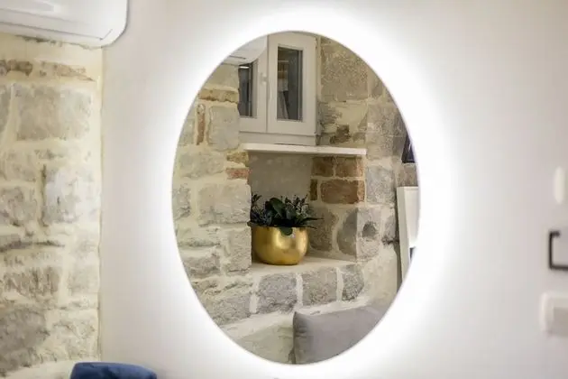 Deluxe Tek Büyük Yataklı Oda (1)