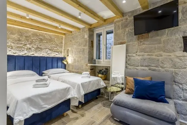 Deluxe Tek Büyük Yataklı Oda (2)