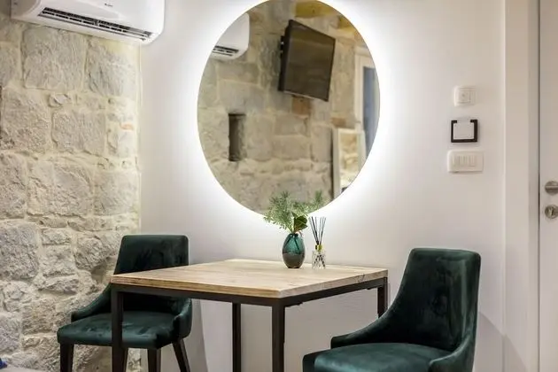 Deluxe Tek Büyük Yataklı Oda (2)