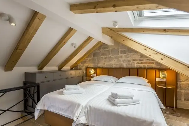 Deluxe Tek Büyük Yataklı Oda (3)