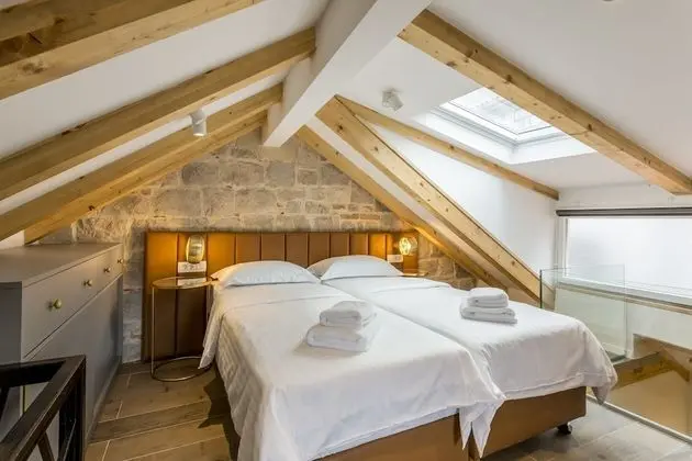 Deluxe Tek Büyük Yataklı Oda (3)