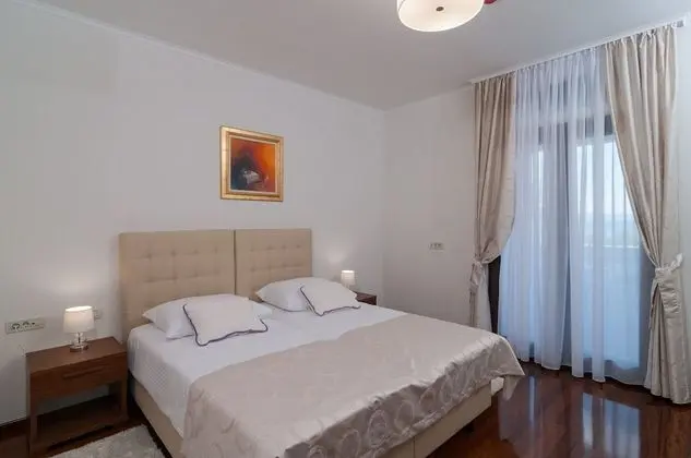 Tek Büyük veya İki Ayrı Yataklı Oda, Balkon (2)