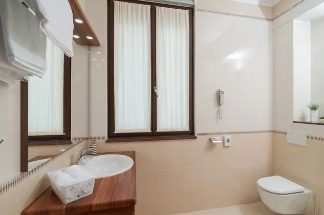 Tek Büyük veya İki Ayrı Yataklı Oda, Balkon (1)