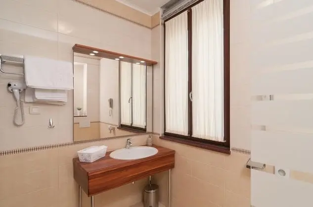 Tek Büyük veya İki Ayrı Yataklı Oda, Balkon (1)