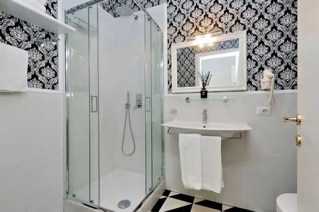 Classic Tek Büyük Yataklı Oda