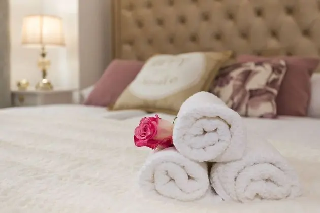 Deluxe Tek Büyük Yataklı Oda (1)